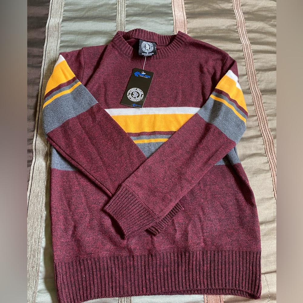 Boys sweater NWT - Picture 2 of 3